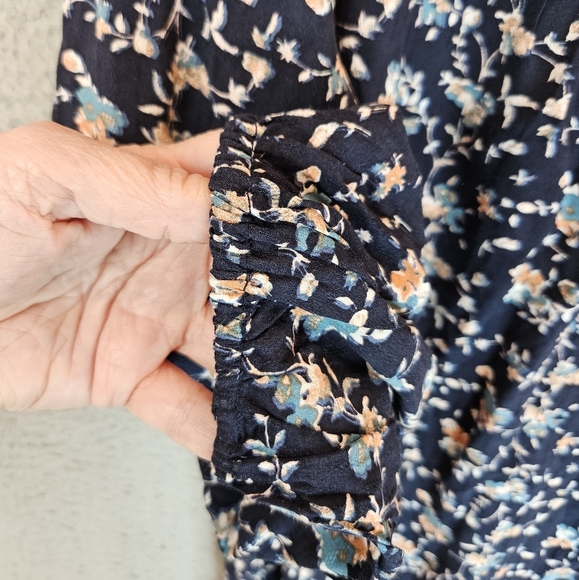 Caslon Women Blue Popover Top Sz L Floral Elastic Wrist Peasant 1/4 Button Front - Picture 7 of 11